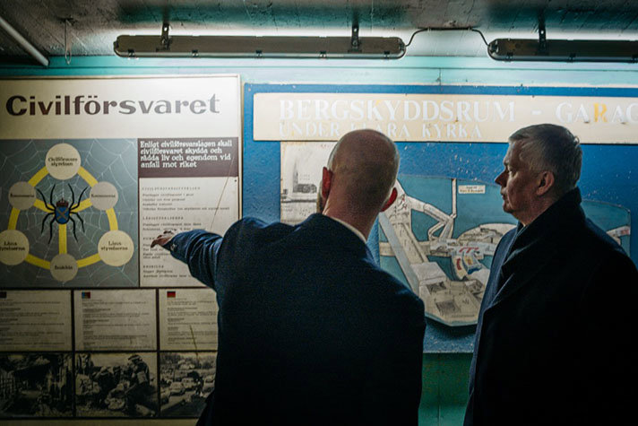 Carl-Oskar Bohlin and Tomasz Siemoniak are in a protection shelter.