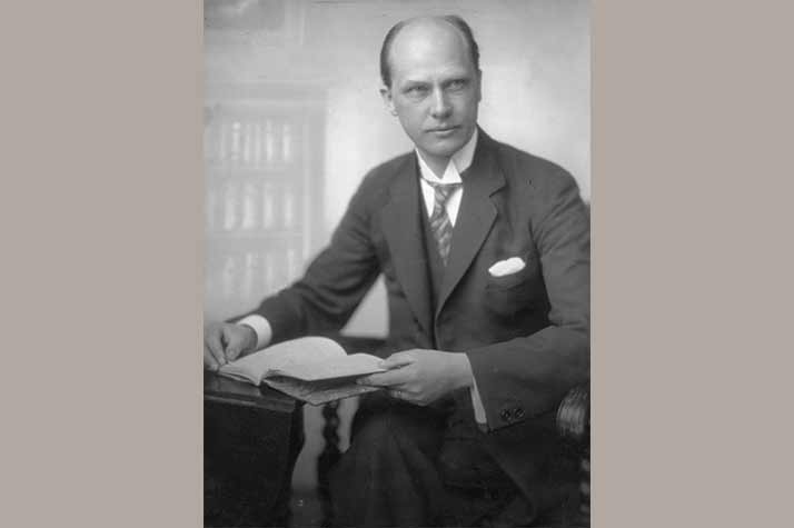Rickard Sandler at a desk.