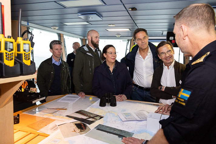 Ulf Kristersson, Mark Rutte, Maria Malmer Stenergard, Pål Jonsson and Carl-Oskar Bohlin inside Amfitrite.