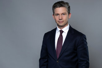 Pål Jonson, Minister for Defence