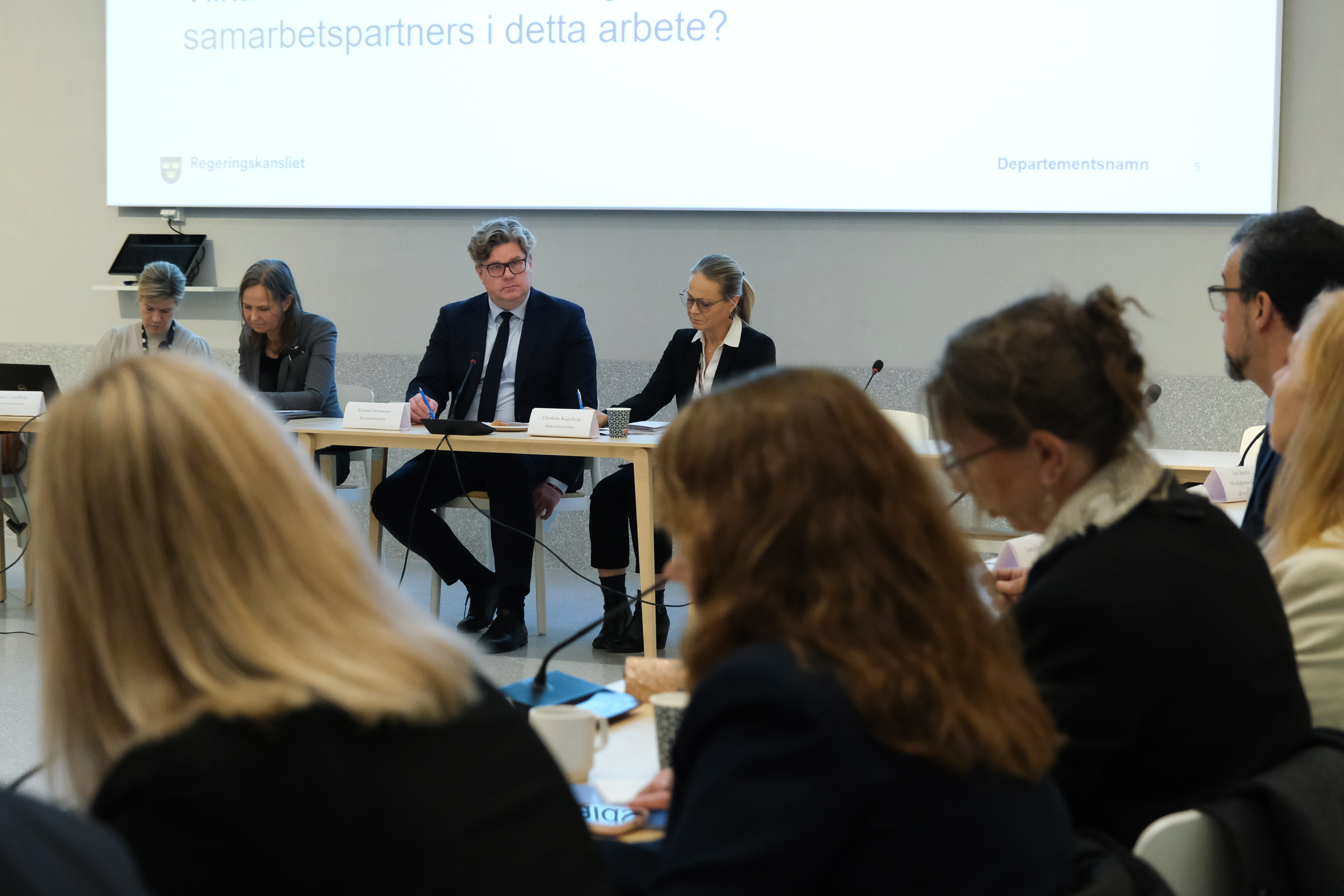 Representatives of a number of government agencies, academia and municipalities attended the meeting.