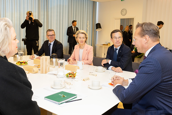 The visit on Friday began at Stora Eno’s Innovation Centre for biomaterials in Nacka.