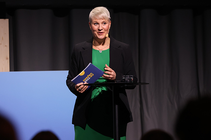 Photo of Anna Tenje on a stage