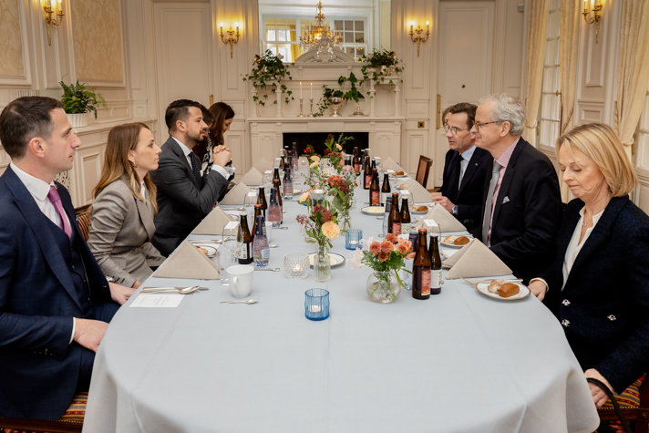 Prime Minister Ulf Kristersson, Minister for EU Affairs Jessica Rosencrantz and President of Montenegro Jakov Milatović during talks over lunch at Sager House. 