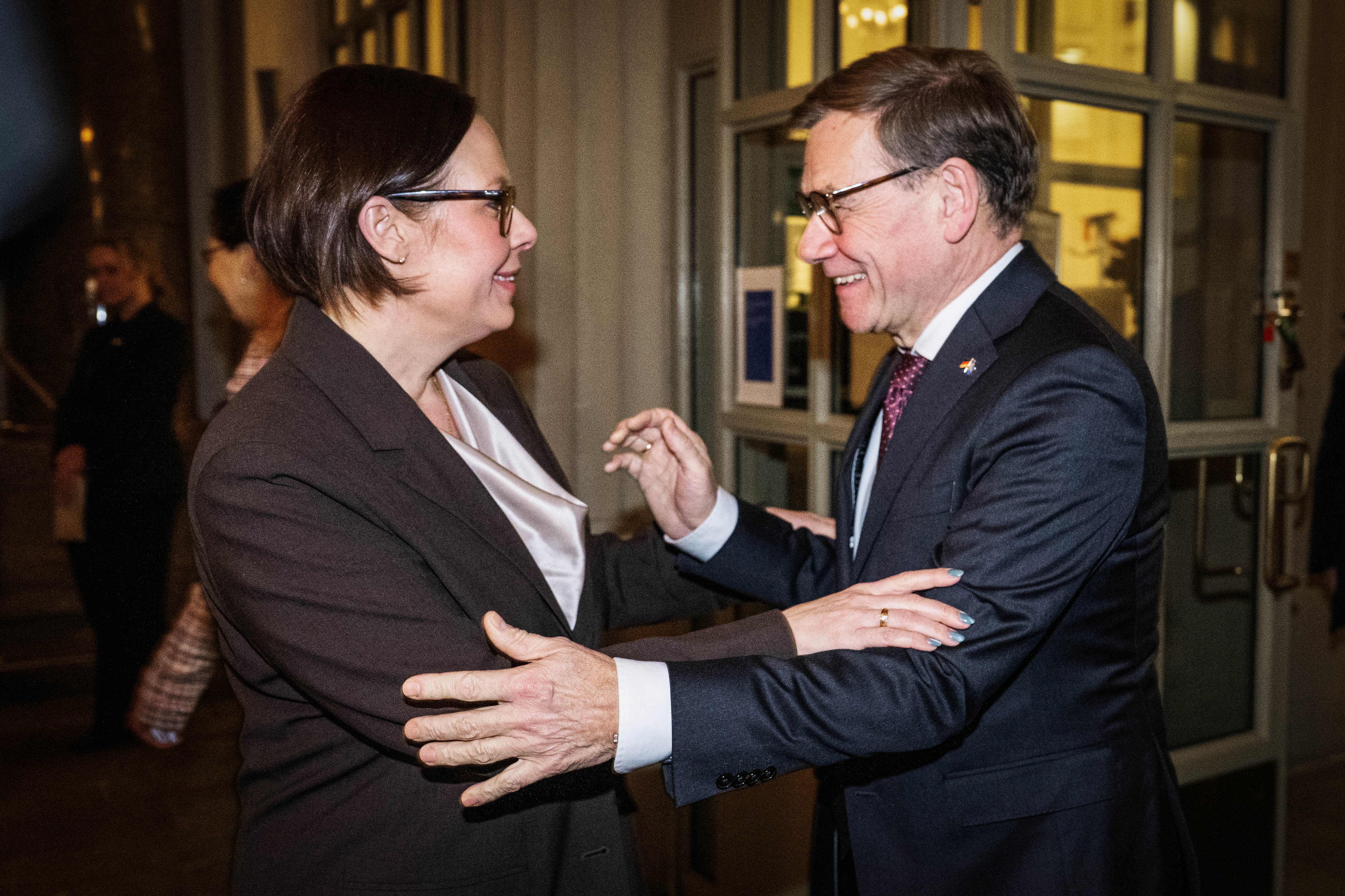 Maria Malmer Stenergard receiving Johann Wadephul in the entrance of the Ministry for Foreign Affairs.